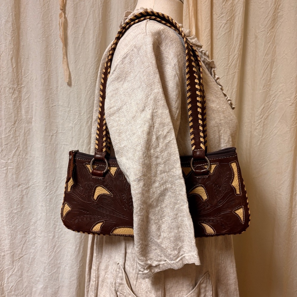 Leaders in Leather Whip Stitched small shoulder bag